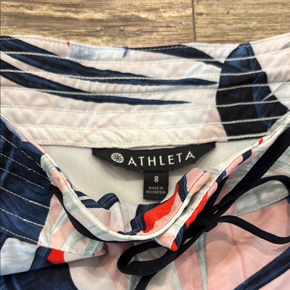 Athleta Women's Size 8 Floral Tropical Printed Hudson Board Shorts - Picture 3 of 11